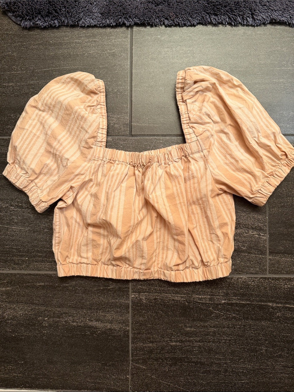 American Eagle Outfitters Beige Striped Puff-Sleeve Crop Top